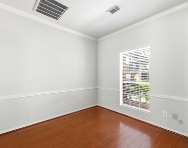 3126 Waters View Drive - Photo Thumbnail 13