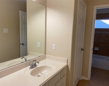 10930 Reston Point Drive - Photo Thumbnail 14
