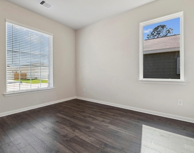 15450 Maple Terrace Drive - Photo Thumbnail 3