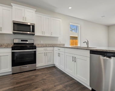 15450 Maple Terrace Drive - Photo Thumbnail 8