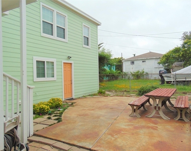1914 52nd Street - Photo Thumbnail 8
