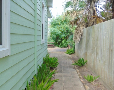1914 52nd Street - Photo Thumbnail 23