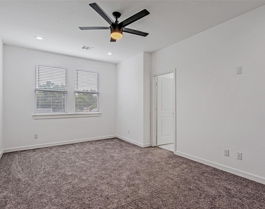 6732 Goforth Street - Photo Thumbnail 10