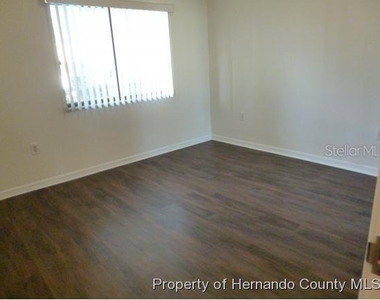 6460 River Run Boulevard - Photo Thumbnail 5