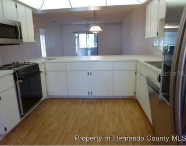 6460 River Run Boulevard - Photo Thumbnail 13