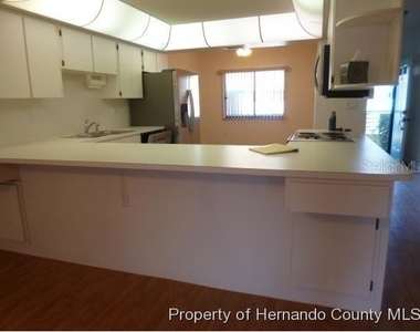 6460 River Run Boulevard - Photo Thumbnail 2