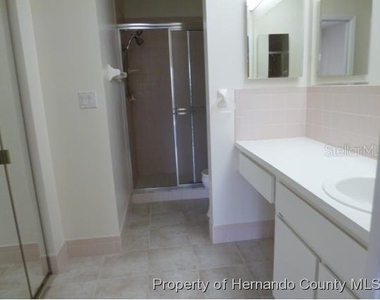 6460 River Run Boulevard - Photo Thumbnail 7