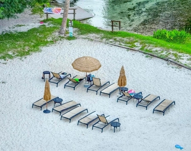 6460 River Run Boulevard - Photo Thumbnail 17