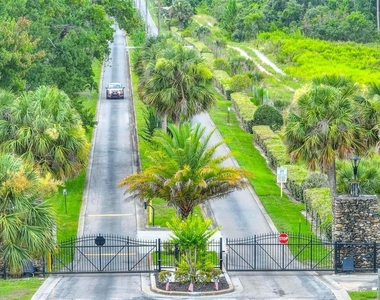6460 River Run Boulevard - Photo Thumbnail 14