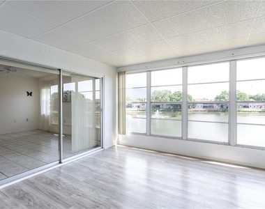 3840 Staysail Lane - Photo Thumbnail 12