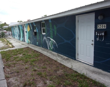 5206 7th Street - Photo Thumbnail 1