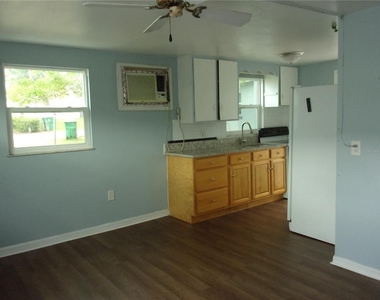 5206 7th Street - Photo Thumbnail 5