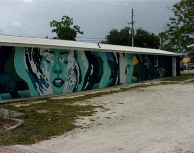 5208 7th Street - Photo Thumbnail 5