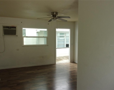 5208 7th Street - Photo Thumbnail 8