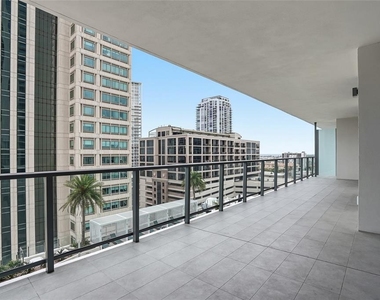 275 1st Avenue S - Photo Thumbnail 20