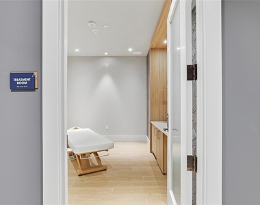 275 1st Avenue S - Photo Thumbnail 50