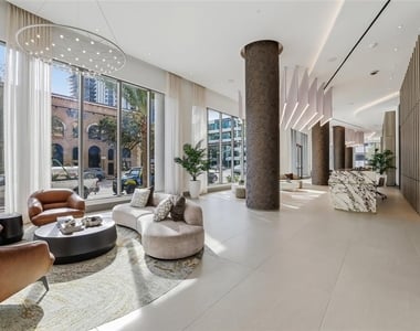 275 1st Avenue S - Photo Thumbnail 1