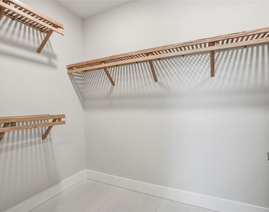 275 1st Avenue S - Photo Thumbnail 14