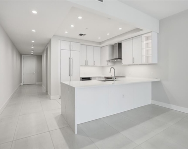 275 1st Avenue S - Photo Thumbnail 8