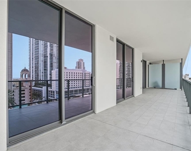 275 1st Avenue S - Photo Thumbnail 23