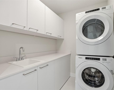 275 1st Avenue S - Photo Thumbnail 19