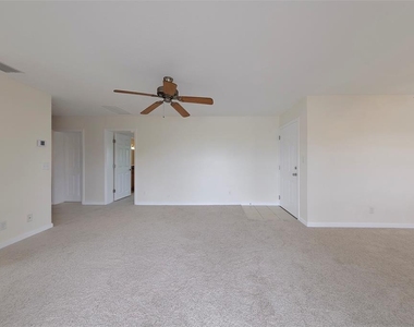 222 Pompano Drive Se - Photo Thumbnail 5