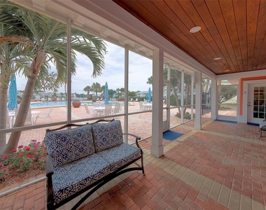 222 Pompano Drive Se - Photo Thumbnail 43