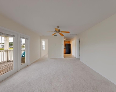 222 Pompano Drive Se - Photo Thumbnail 7