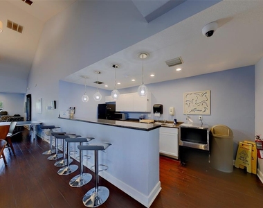 222 Pompano Drive Se - Photo Thumbnail 38