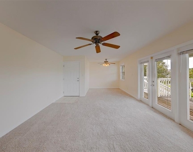 222 Pompano Drive Se - Photo Thumbnail 4