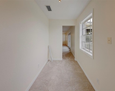 222 Pompano Drive Se - Photo Thumbnail 24