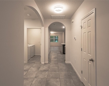 538 Vin Rose Circle Se - Photo Thumbnail 8
