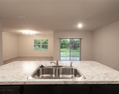 538 Vin Rose Circle Se - Photo Thumbnail 18