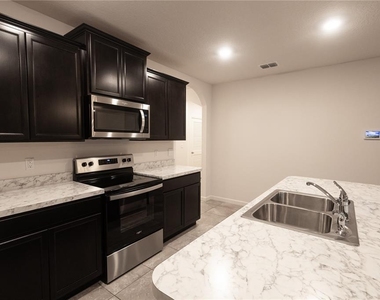 538 Vin Rose Circle Se - Photo Thumbnail 17