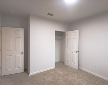 538 Vin Rose Circle Se - Photo Thumbnail 7