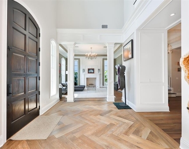 629 Riviera Drive - Photo Thumbnail 6