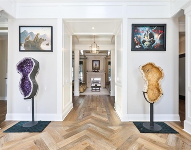 629 Riviera Drive - Photo Thumbnail 7