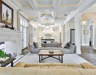 629 Riviera Drive - Photo Thumbnail 17