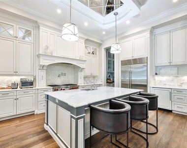 629 Riviera Drive - Photo Thumbnail 12