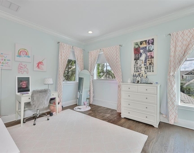 629 Riviera Drive - Photo Thumbnail 27