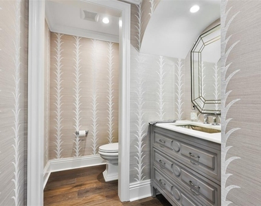 629 Riviera Drive - Photo Thumbnail 8