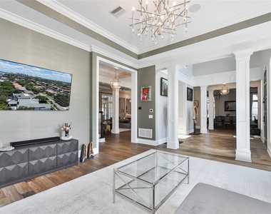 629 Riviera Drive - Photo Thumbnail 5