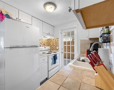 616 Dogwood Court - Photo Thumbnail 4