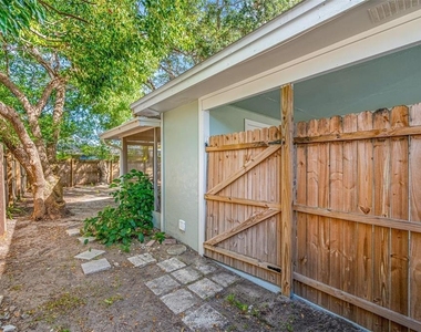 616 Dogwood Court - Photo Thumbnail 10