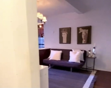 East 58th Street - Photo Thumbnail 2