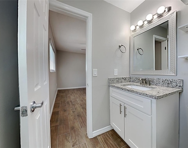 219 Ashbourne Drive - Photo Thumbnail 7