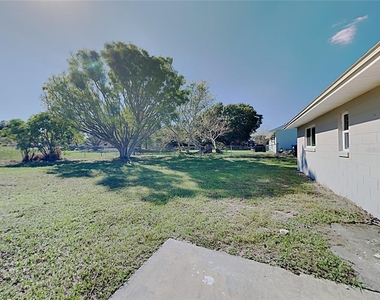 219 Ashbourne Drive - Photo Thumbnail 17