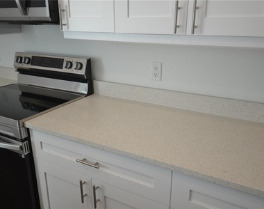 5728 Biscayne Court - Photo Thumbnail 29