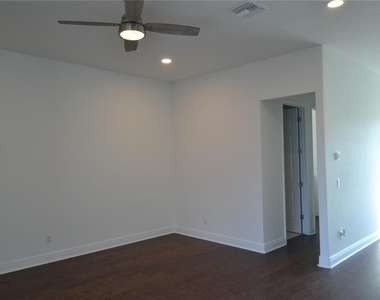 5728 Biscayne Court - Photo Thumbnail 18