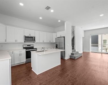 5728 Biscayne Court - Photo Thumbnail 4